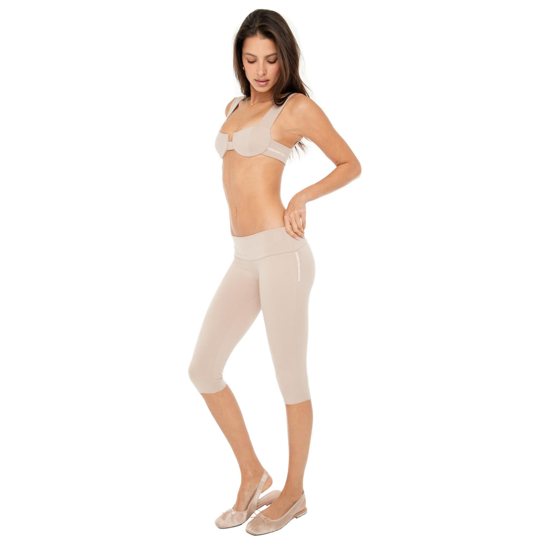 Nude sueded low-rise capri leggings with tonal AYAI logo on side**nude