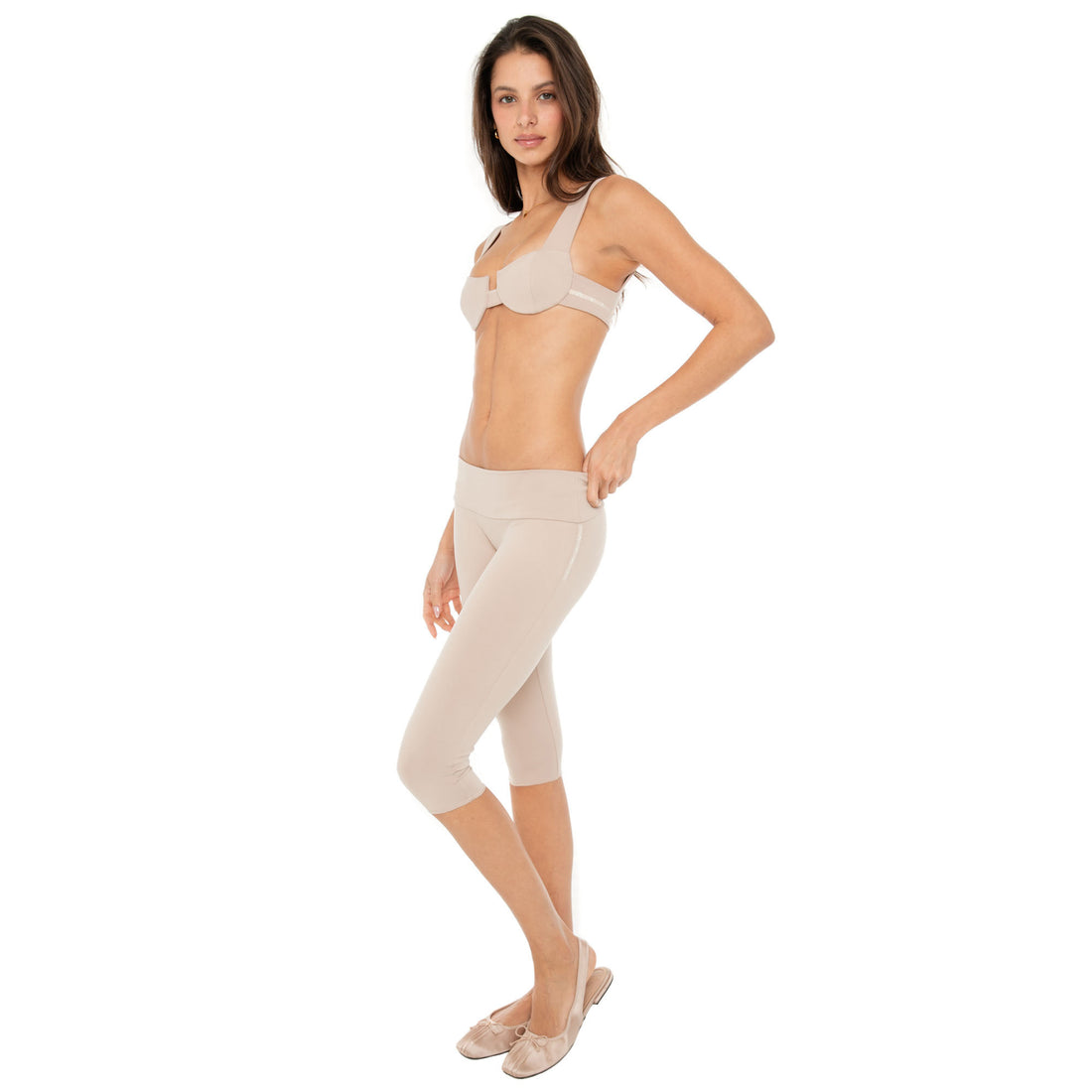 Nude sueded low-rise capri leggings with tonal AYAI logo on side**nude