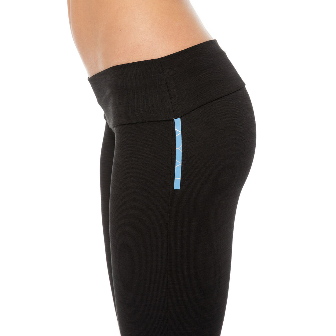 Close-up of Clio Capri logo and ribbed texture in black**black