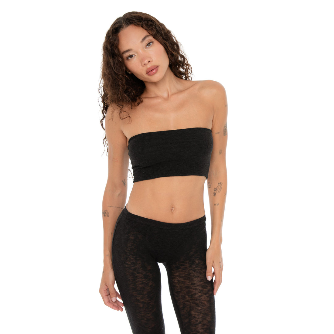 Front-facing close-up of the bandeau, emphasizing the cropped cut **black