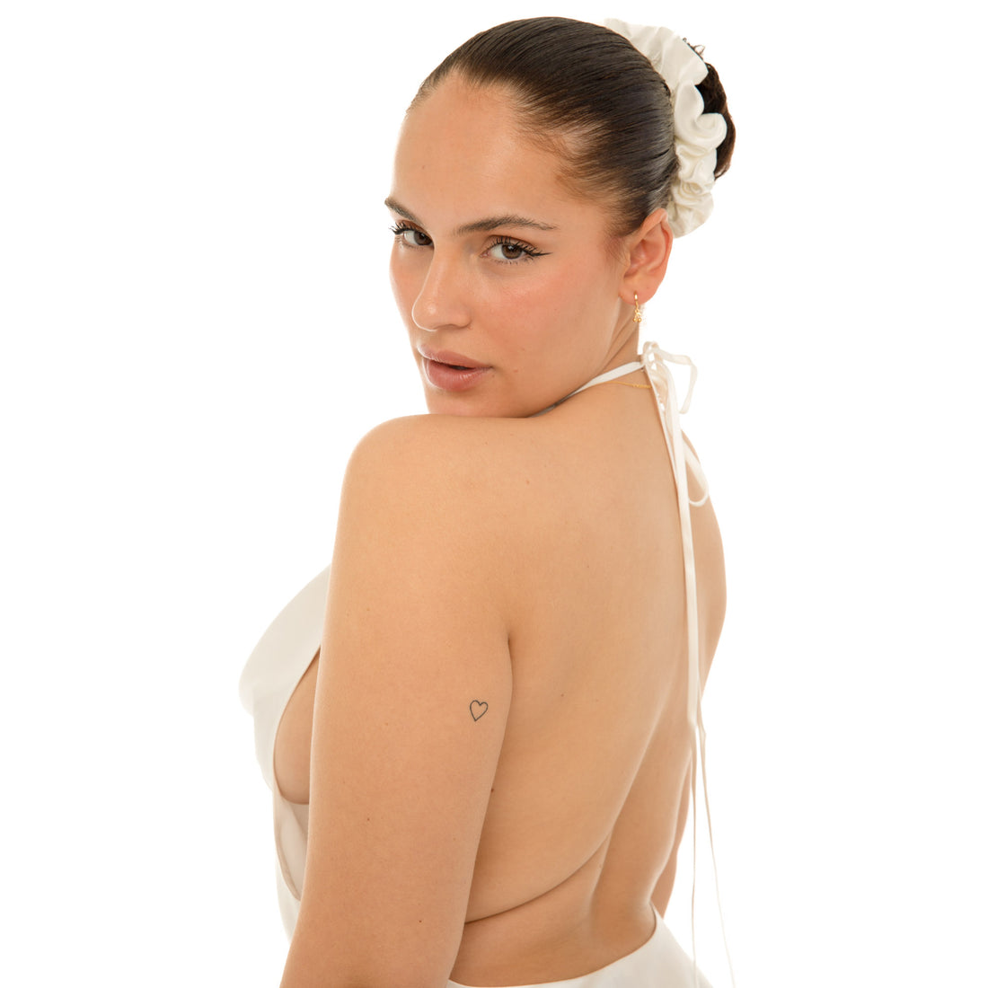 Are You Am I - Nini Scrunchie **white